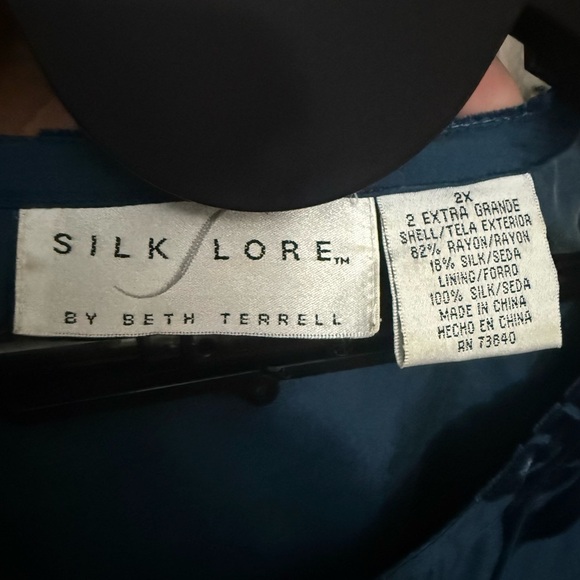 Silk Lore by Beth Terrell Velvet Burnout Blue Black 2X - Picture 4 of 4